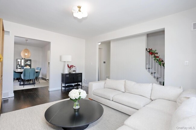 Building Photo - 42 E Main St