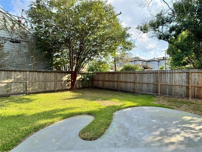 Building Photo - 5139 Indigo St