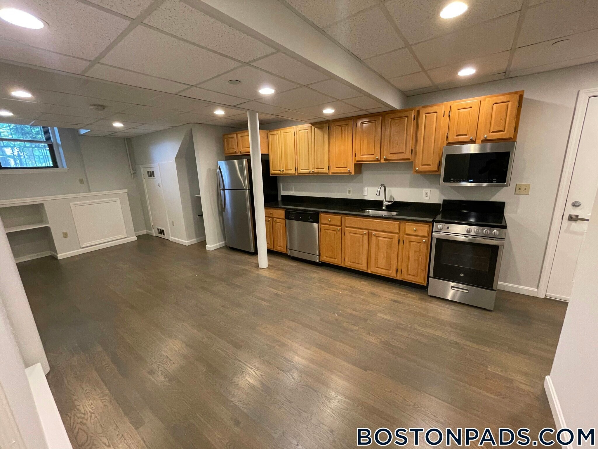 Building Photo - 77 Park Dr