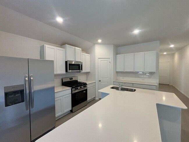 Building Photo - 275 Keefer