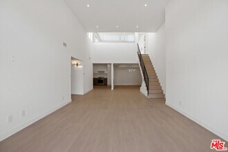 Building Photo - 10630 Wilkins Ave