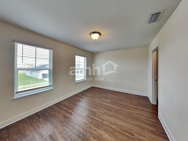 Building Photo - 413 Pine Terrace Dr