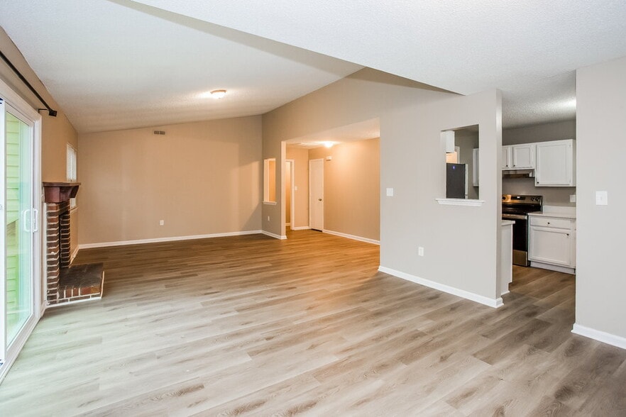 Building Photo - 8127 Sheringham Way