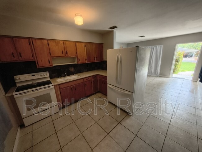 Building Photo - 2128 Riviera Dr