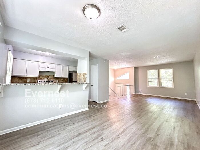 Building Photo - 416 Plainville Dr SW