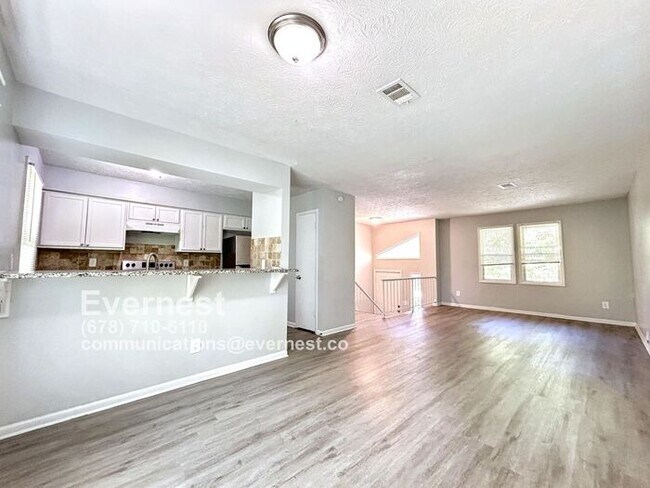Building Photo - 416 Plainville Dr SW