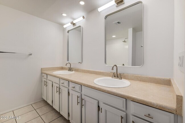 Building Photo - 3030 Hayden Rd