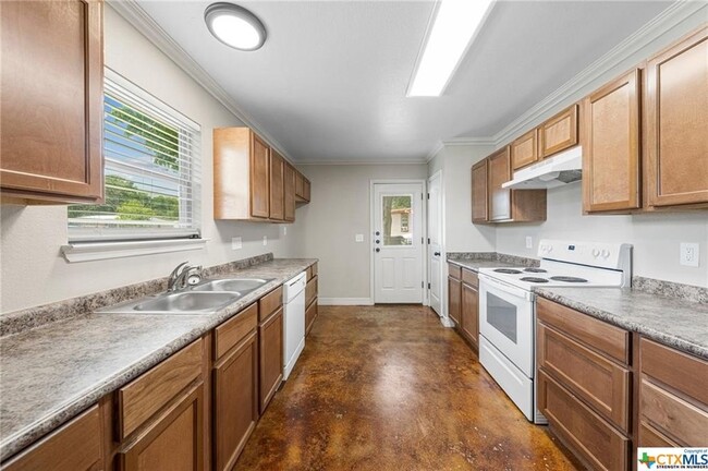 Building Photo - 2807 Terrace Dr
