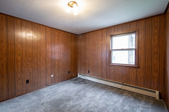 Building Photo - 7 105th St