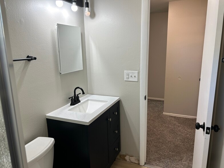 Building Photo - 1292 Moore St