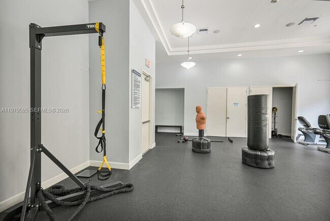 Building Photo - 2775 NE 187th St