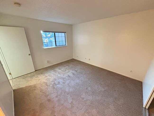 Building Photo - Charming 2BED/2BATH Condo located in Spring Oaks Community. Make the Move for Less: $300 Off Move...