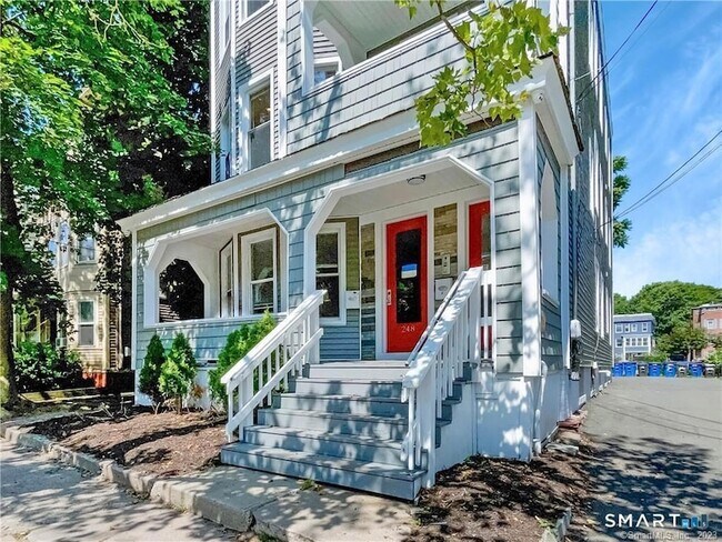 Building Photo - 248 Nicoll St