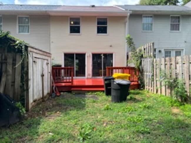 Building Photo - Beautiful 3 Bedroom 1.5 Bathrooms Anne Arundel County Town Home