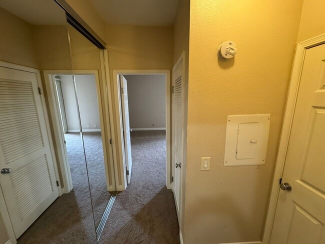 Building Photo - Mission Valley Area! Gorgeous and Cozy 1 Bedroom 1 full Bath! Ready For Rent Today!