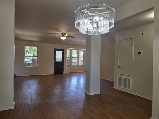 Building Photo - 11602 Maybach Dr