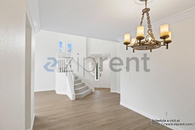 Building Photo - 2475 Canyon Lakes Dr