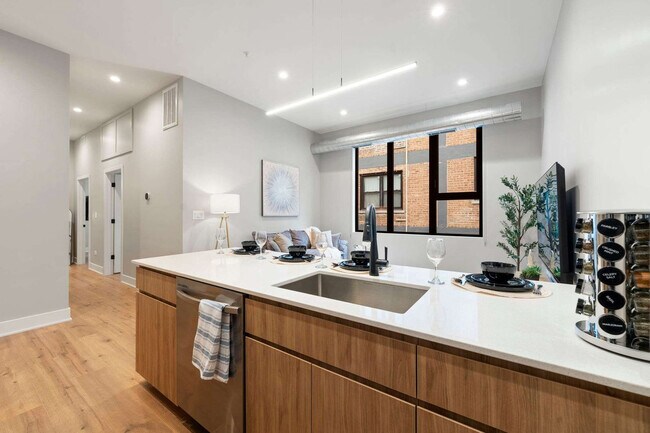 Building Photo - 6044 N Winthrop Ave