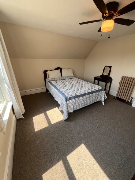 Building Photo - 408 Porter St