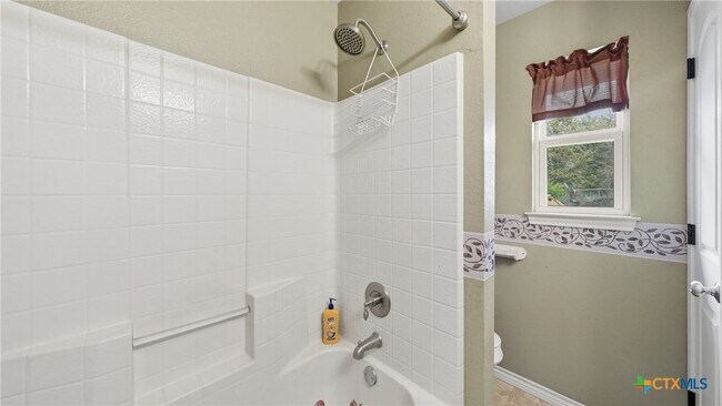 Building Photo - 1102 Fairview Dr