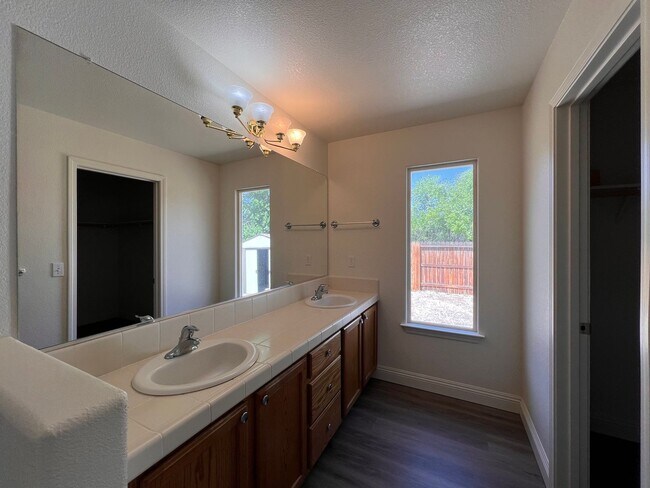 Building Photo - Nice 3 Bedroom home in Fallon, NV