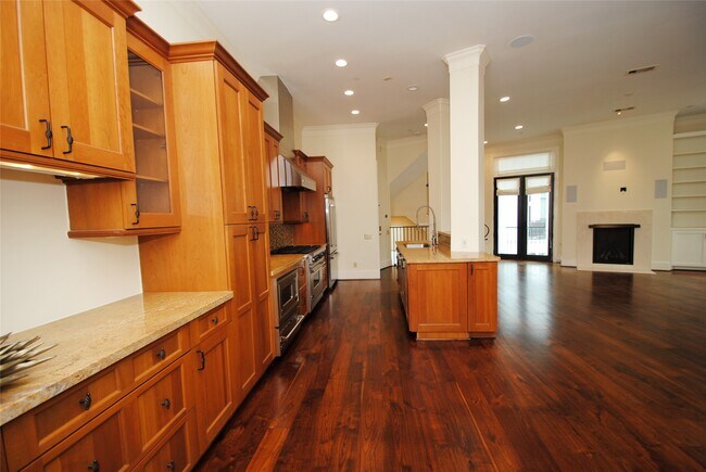 Building Photo - 302 Calle Sevilla Pl