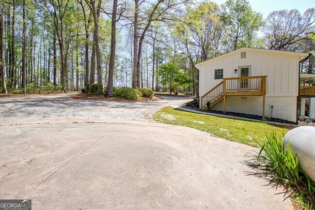 Building Photo - 140 Mary Freeman Rd