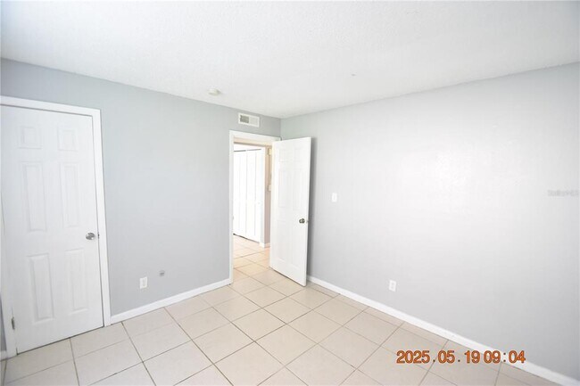 Building Photo - 2207 Irene St