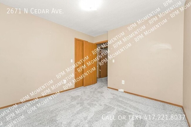 Building Photo - 2671 Cedar Ave