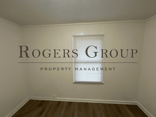 Building Photo - #450 - 543-545 Horner St Duplex