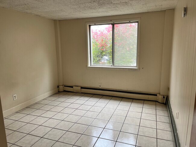 Building Photo - 74 Pratt Ave