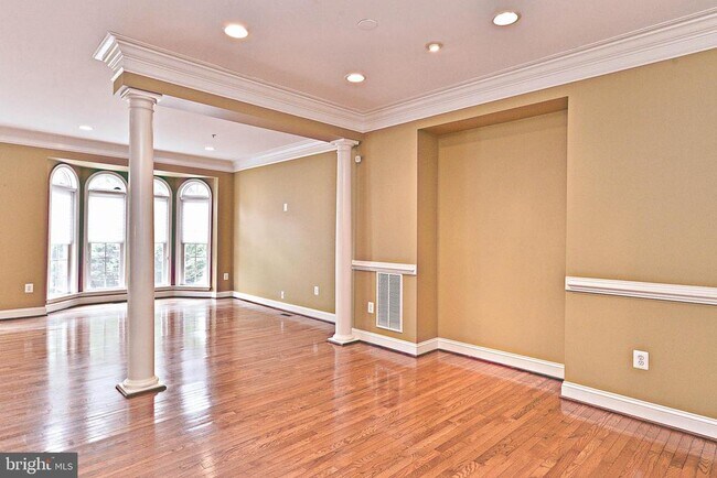 Building Photo - 12035 Treeline Way