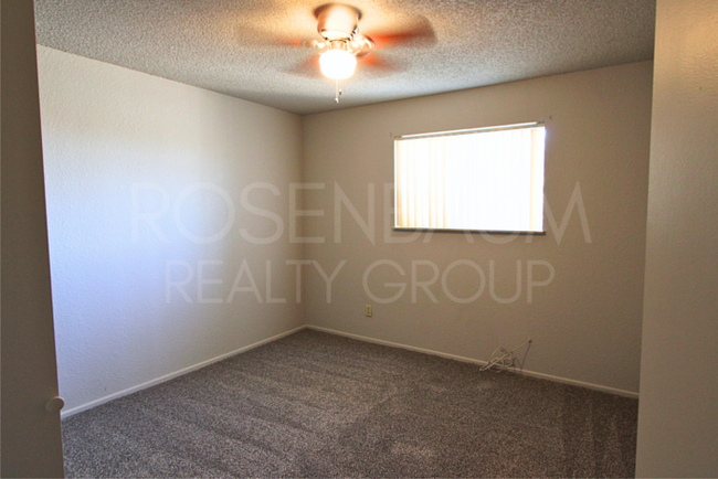 Building Photo - Charming and Cozy 2-bedrooms, 1.5-baths ho...
