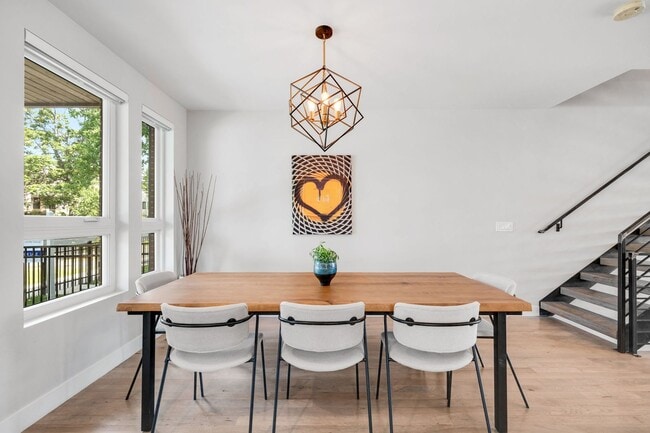 Building Photo - Luxury 4BD, 5BA Duplex in LoHi with Covered Rooftop Deck