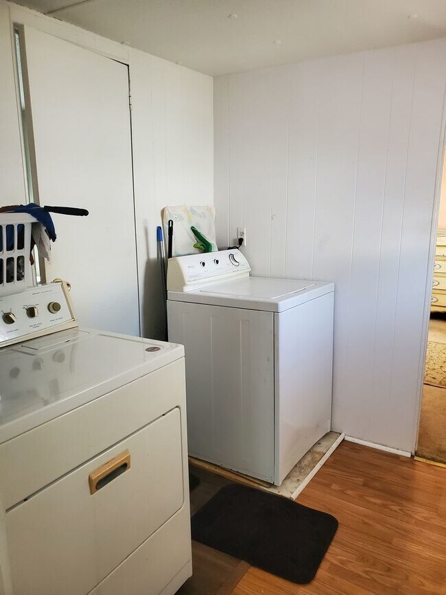 Building Photo - Furnished Mobile Home For Rent in 55 plus ...