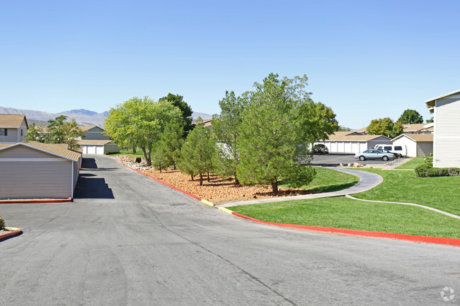 Building Photo - Sierra Pointe Apartments