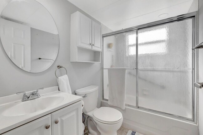 Building Photo - 65 Monaco Ct