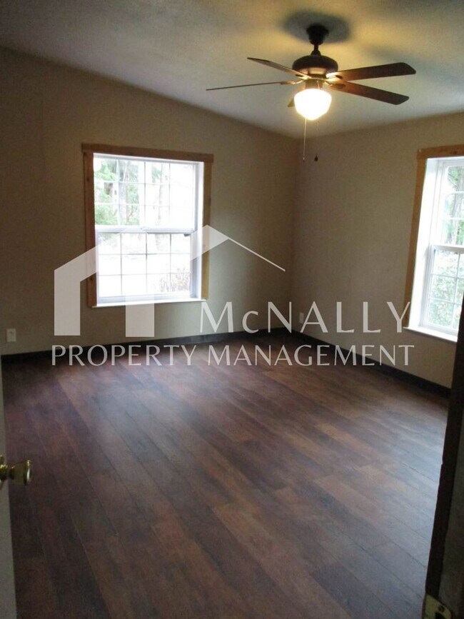 Building Photo - 3 Bedroom 2 Bath Home in Lakebay