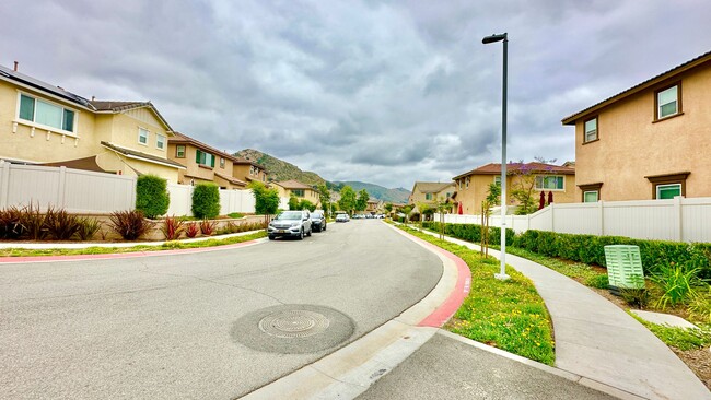 Building Photo - Beautiful Two-Story Home in the Newer Community of Horse Creek Ridge in Fallbrook!