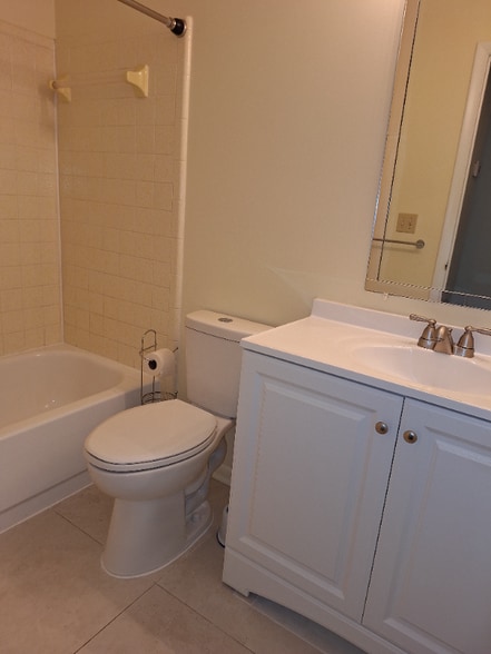 Building Photo - 125 22nd Ave