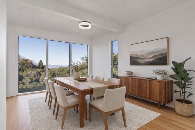 Building Photo - 16 Echo Ln