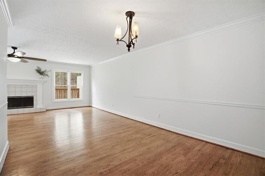 Building Photo - 2600 Holcomb Springs Dr