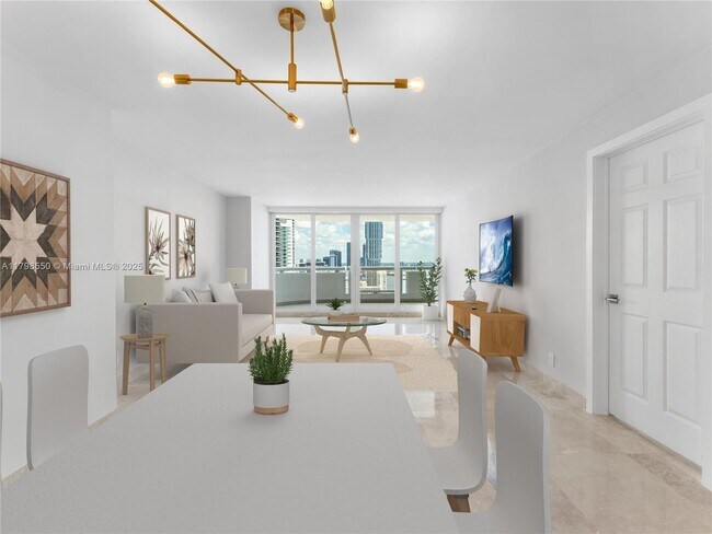 Primary Photo - 1717 N Bayshore Dr
