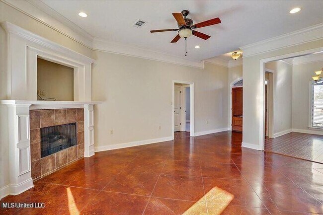 Building Photo - 852 Willow Grande Cir