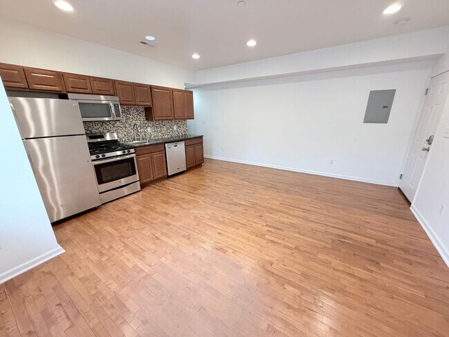 Building Photo - 601 N 39th St