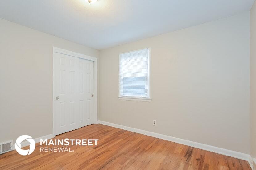 Building Photo - 724 5 St SE