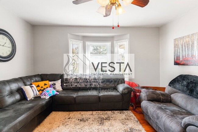 Building Photo - 241 N Main St