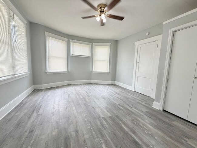 Building Photo - 1227 Ross Ave