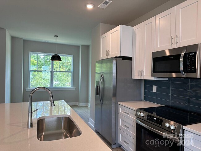 Building Photo - 5018 Central Ave