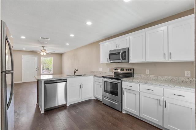 Building Photo - 1406 Courtney Pl